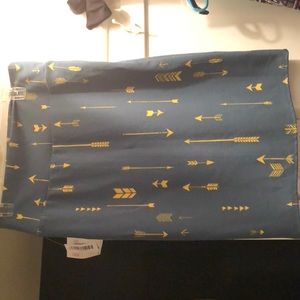 NWT Lularoe Cassie skirt with arrows!